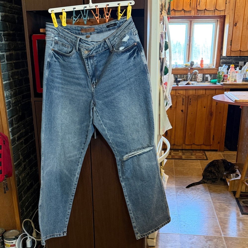 Judy Blue Light Blue High-Rise Denim Jeans in size 14